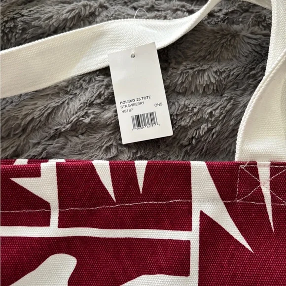 Vuori Red and White Tote Bag strawberry gift new - Picture 4 of 5